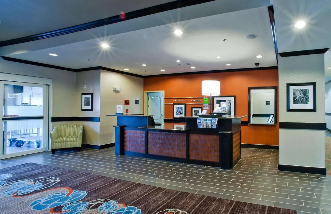 Hampton Inn & Suites Denison-1